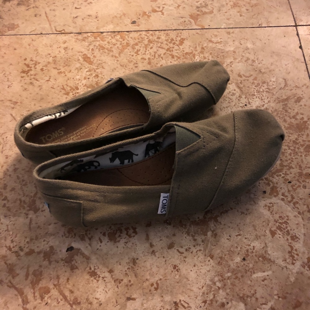🚫SOLD — Toms Olive 7